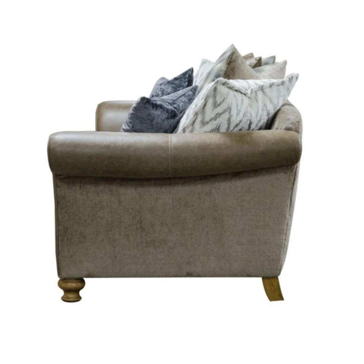 Alexander & James Blake 4 Seater Standard Back Split Sofa – image 3