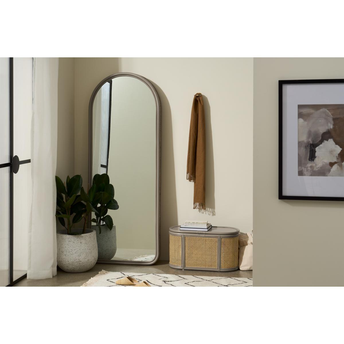 Lumera Leaner Mirror, 70 x 180 cm, Taupe Rattan – image 3