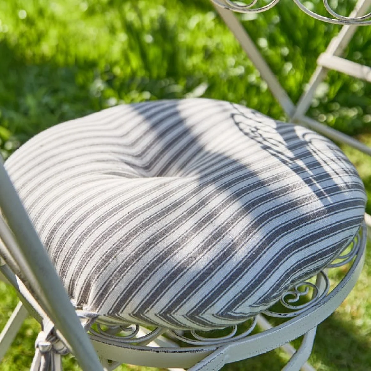 Set of 2 Outdoor Round Striped Seat Pads – image 1