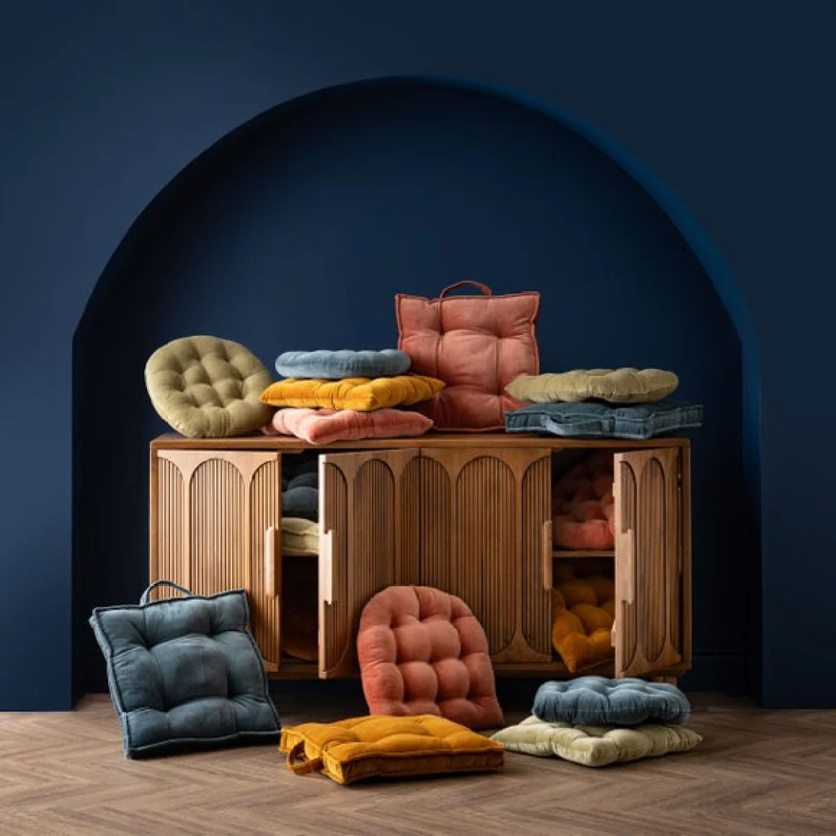 Clara Velvet Seat Pad – image 7