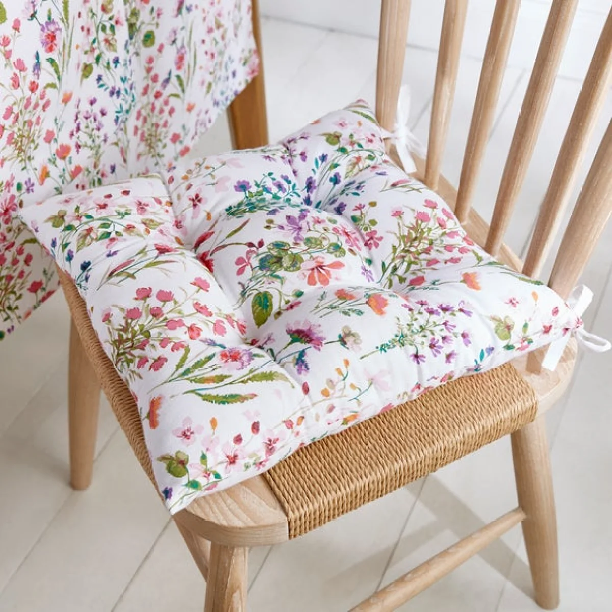 Watercolour Floral Seat Pad MultiColoured