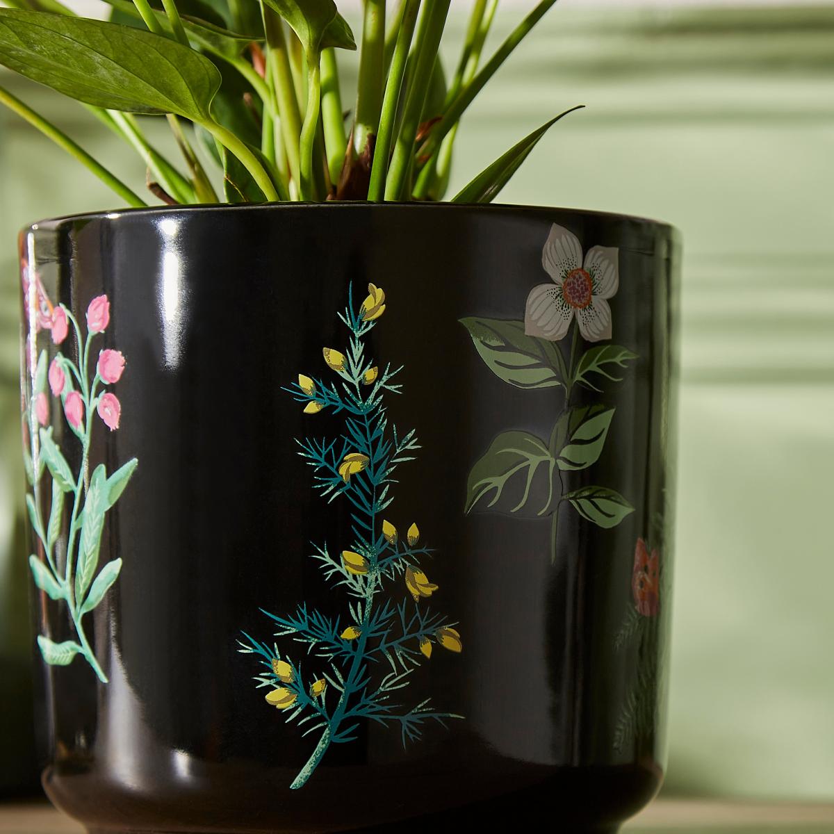 Large Black Moorland Plant Pot Black – image 3