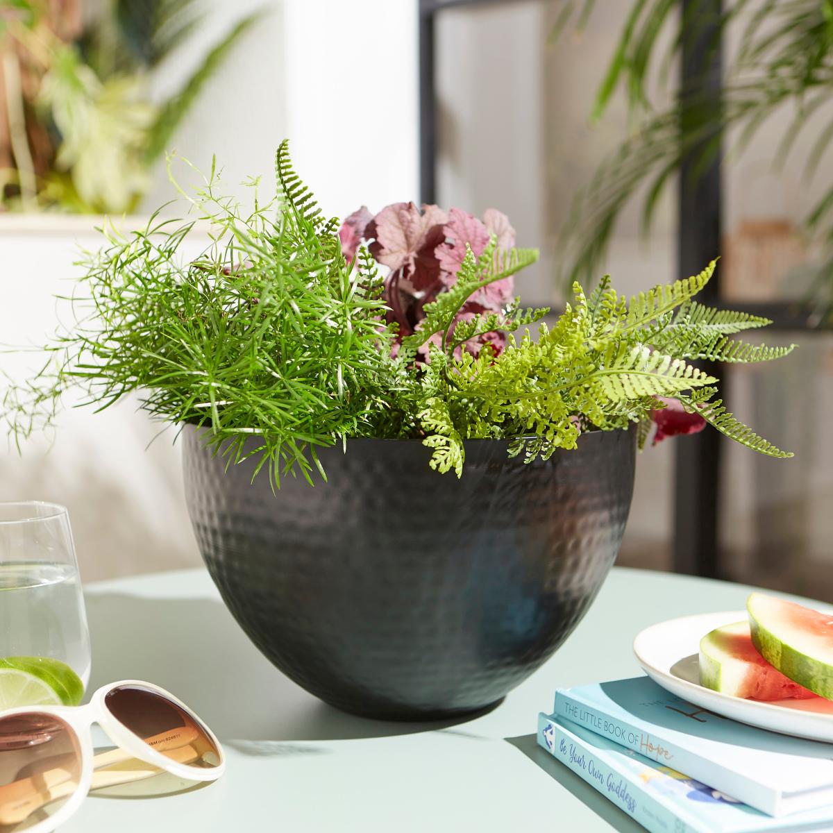 Hammered Iron Black Plant Pot Black – image 2