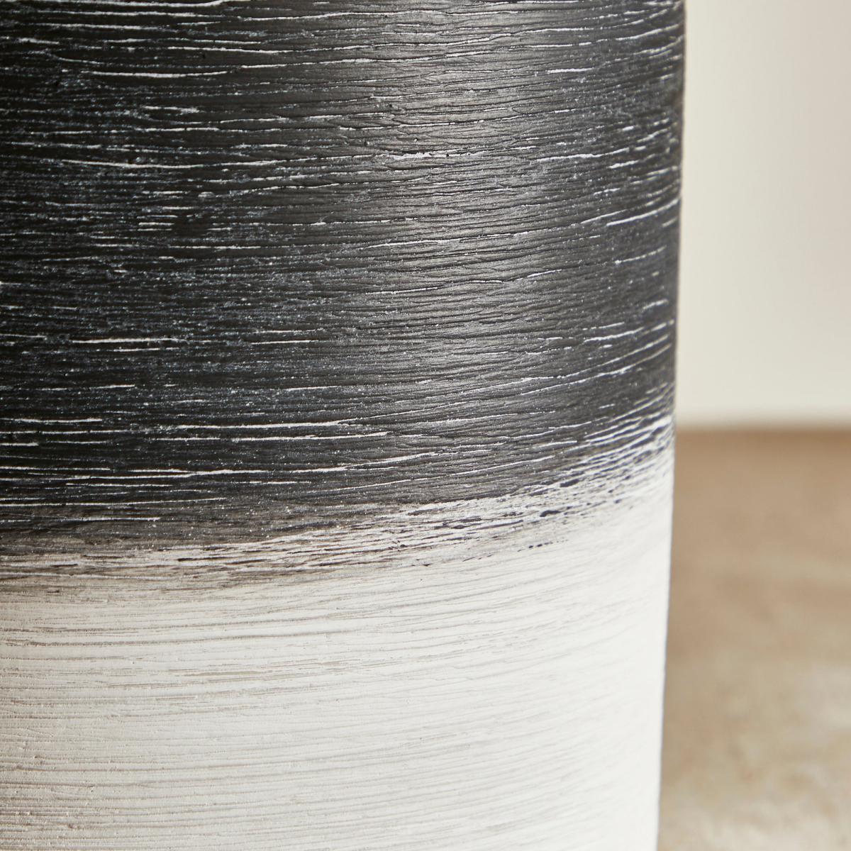 Ceramic Textured Mono Planter Large Black and white – image 2