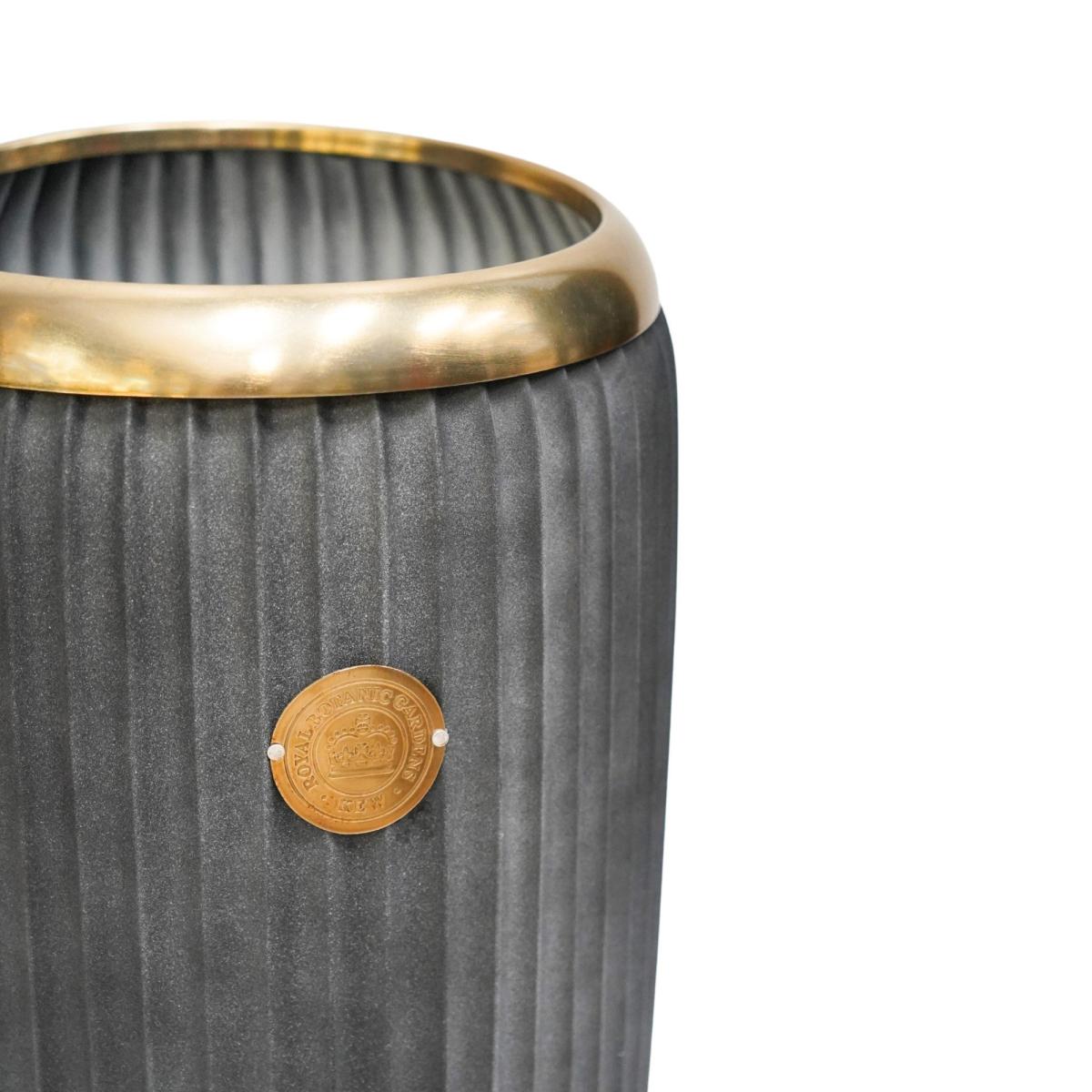 Kew Antique Lead Richmond Planter Grey – image 3
