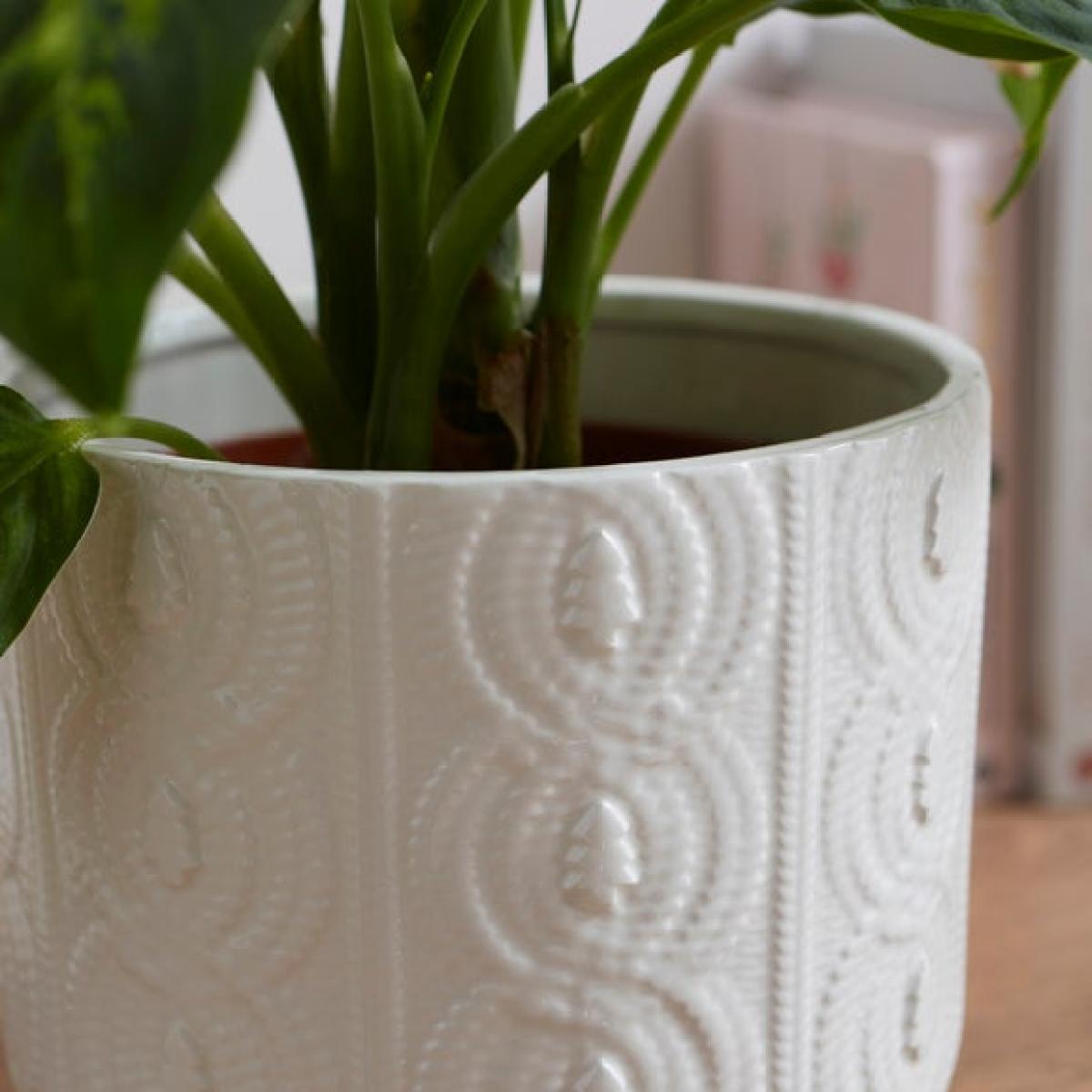 Embossed Knitted Texture Plant Pot – image 2