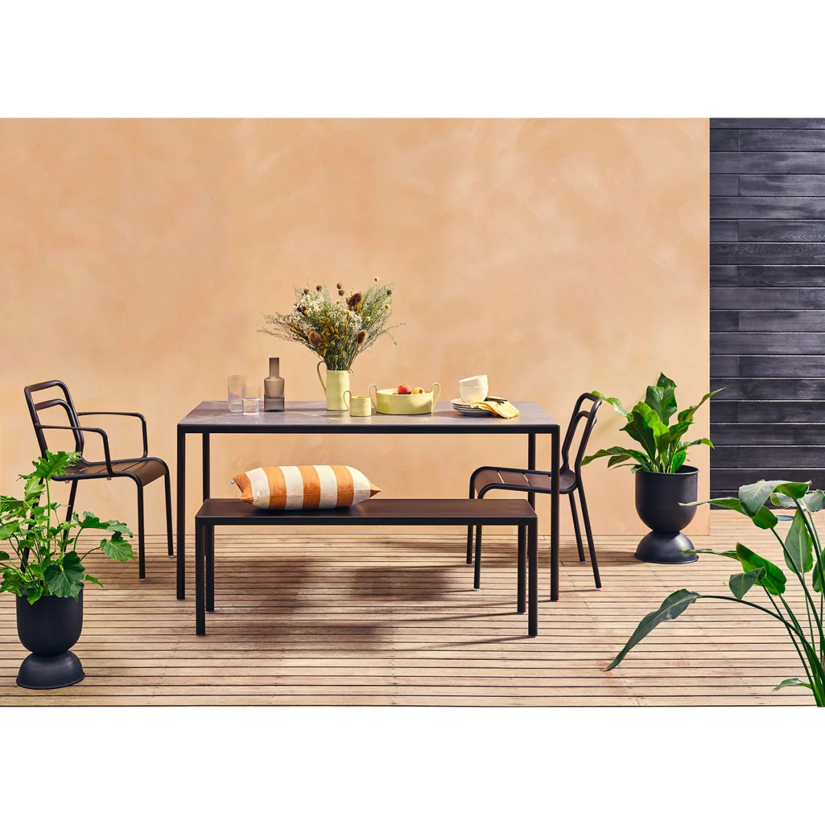 Heal's Hourglass Plant Pot Small – image 6