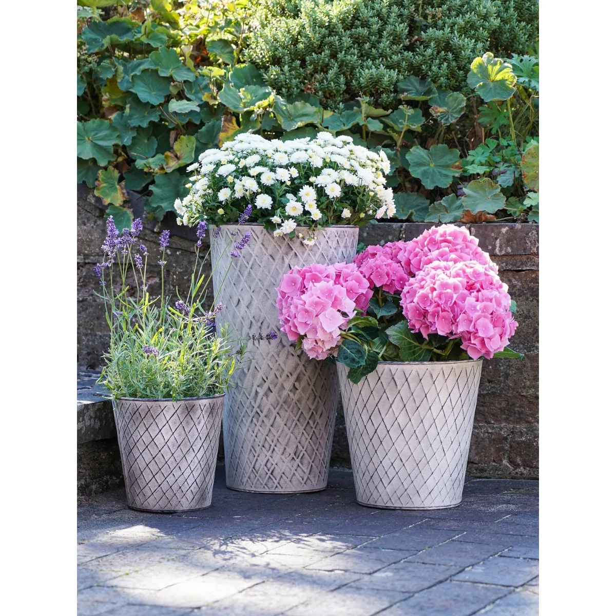 Ivyline Chatsworth Zinc Outdoor Planter – image 4
