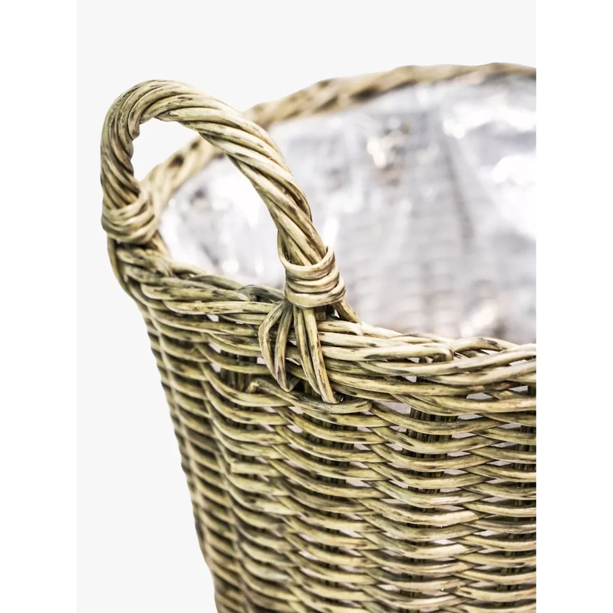 Ivyline Polyrattan Lined Basket Outdoor Planter – image 2