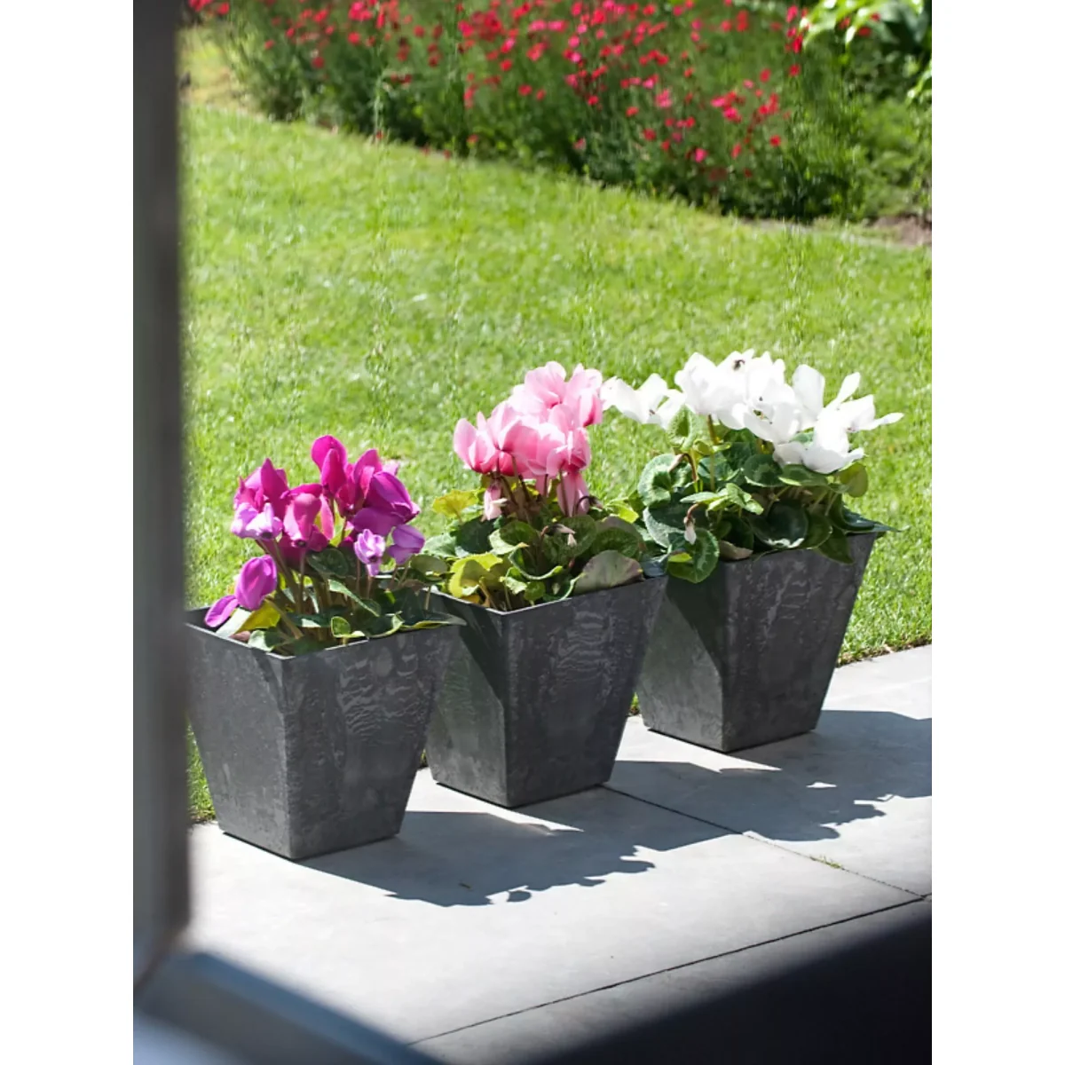 Ivyline Ella Outdoor Planter, H34cm – image 5