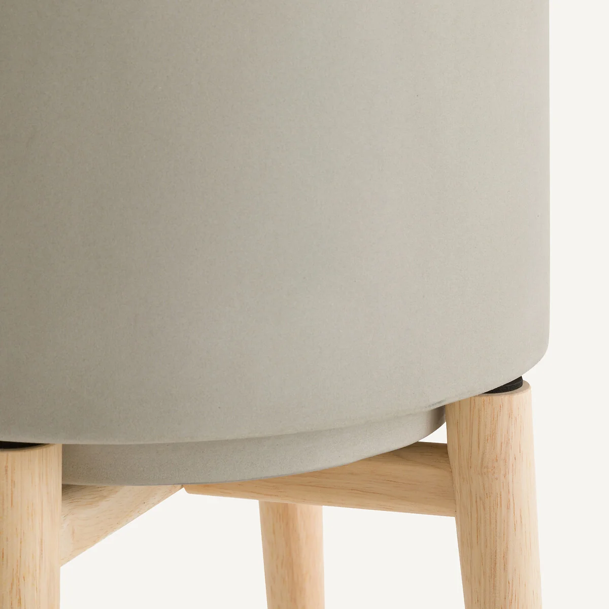 Florian Plant Pot On Wooden Feet, H58.5cm – image 3