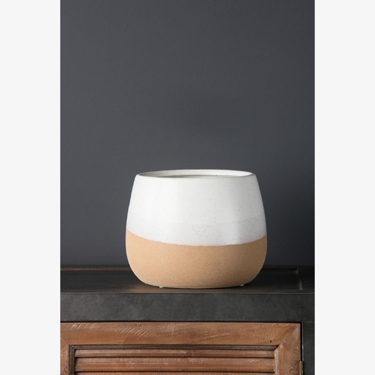 17 x 22cm Two Tone Curved Planter – image 1