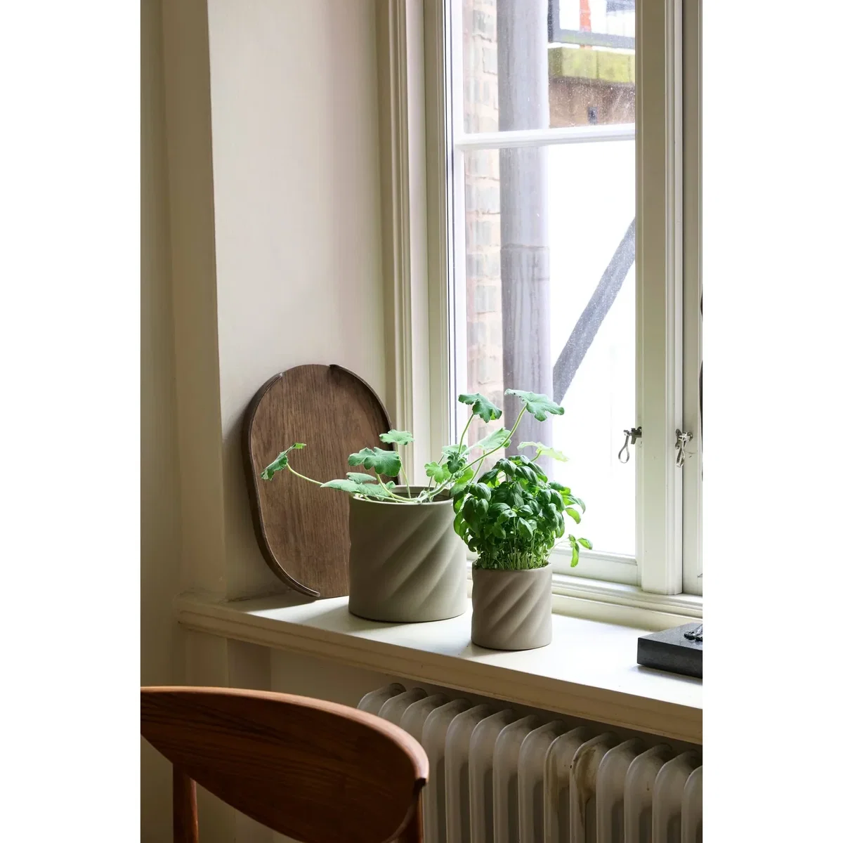 Cooee Design Twist plant pot Sand small Ø12 cm – image 2