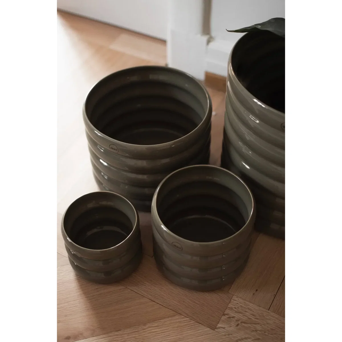 DBKD Mud plant pot shiny dust Ø27 cm – image 3