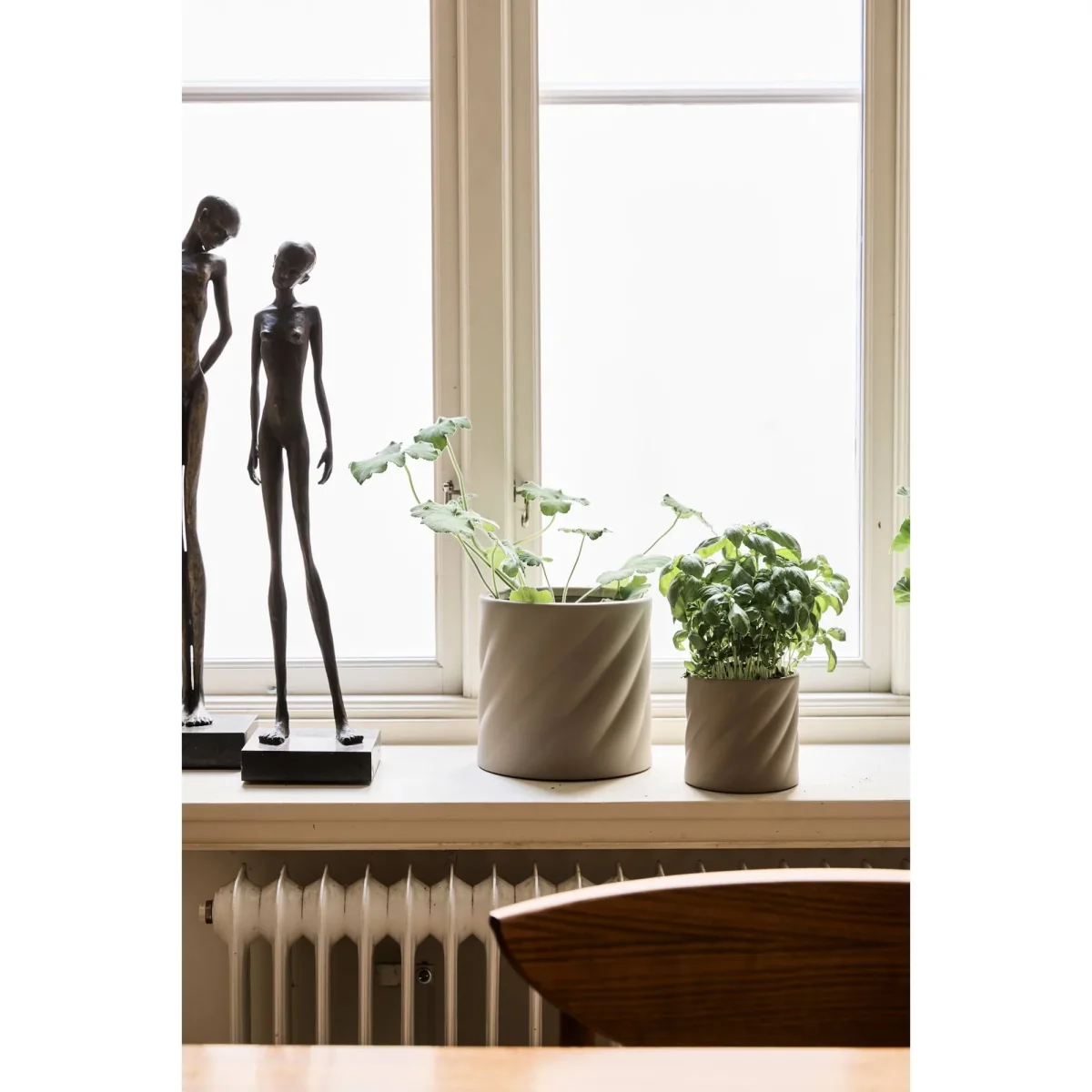 Cooee Design Twist plant pot Sand medium Ø19 cm – image 3
