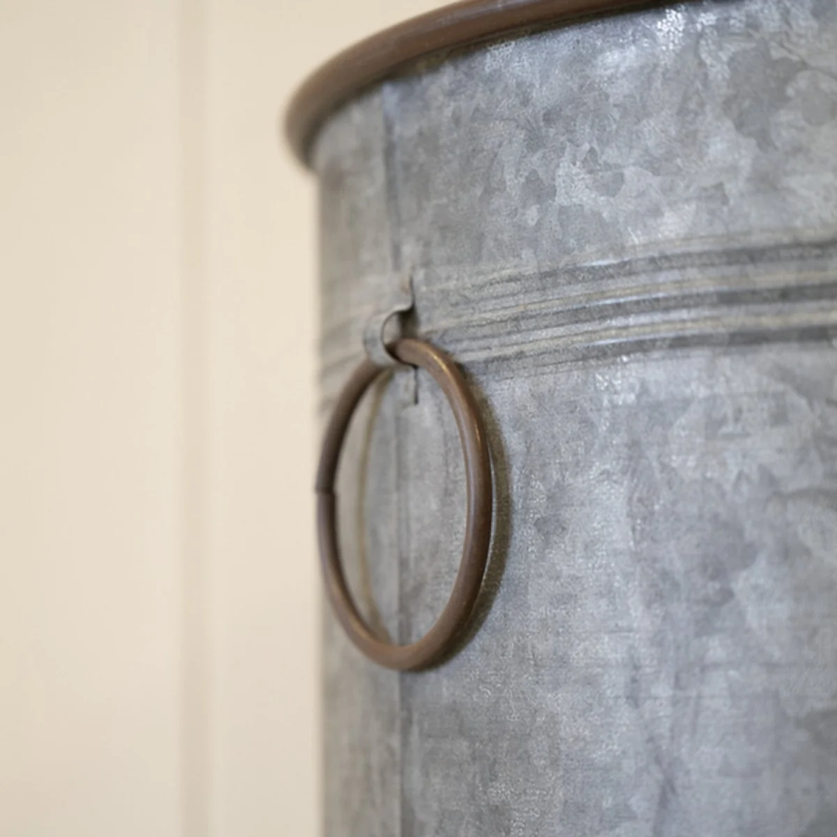 Grey Set of Three Round Zinc Planters - Grey – image 2