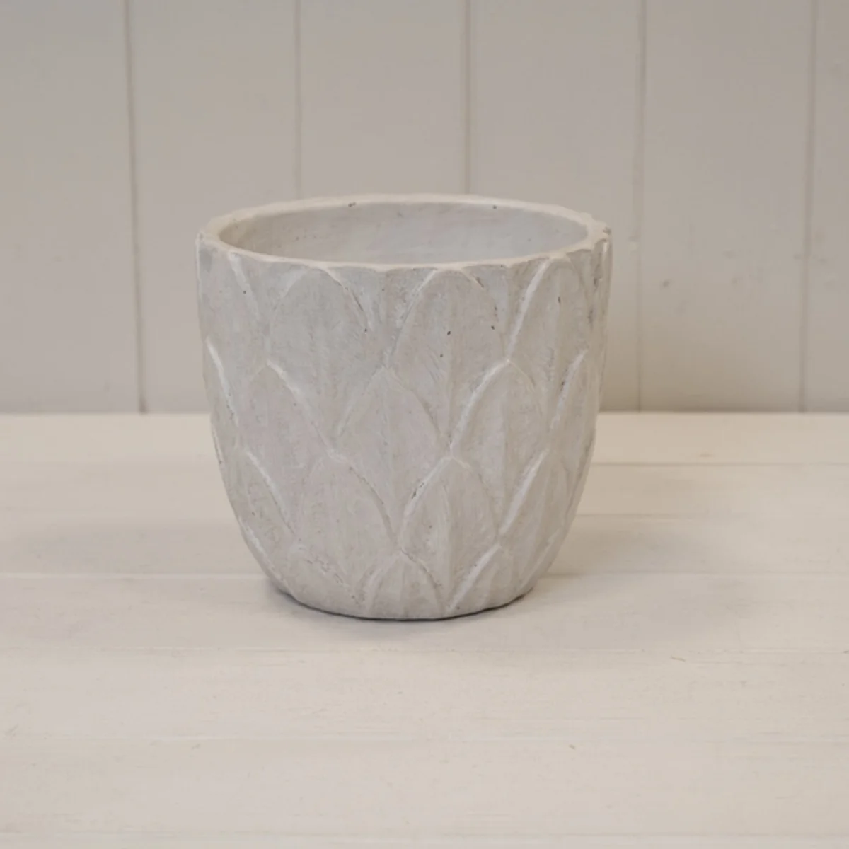 Delicate Round White Leaf Patterned Pot - White