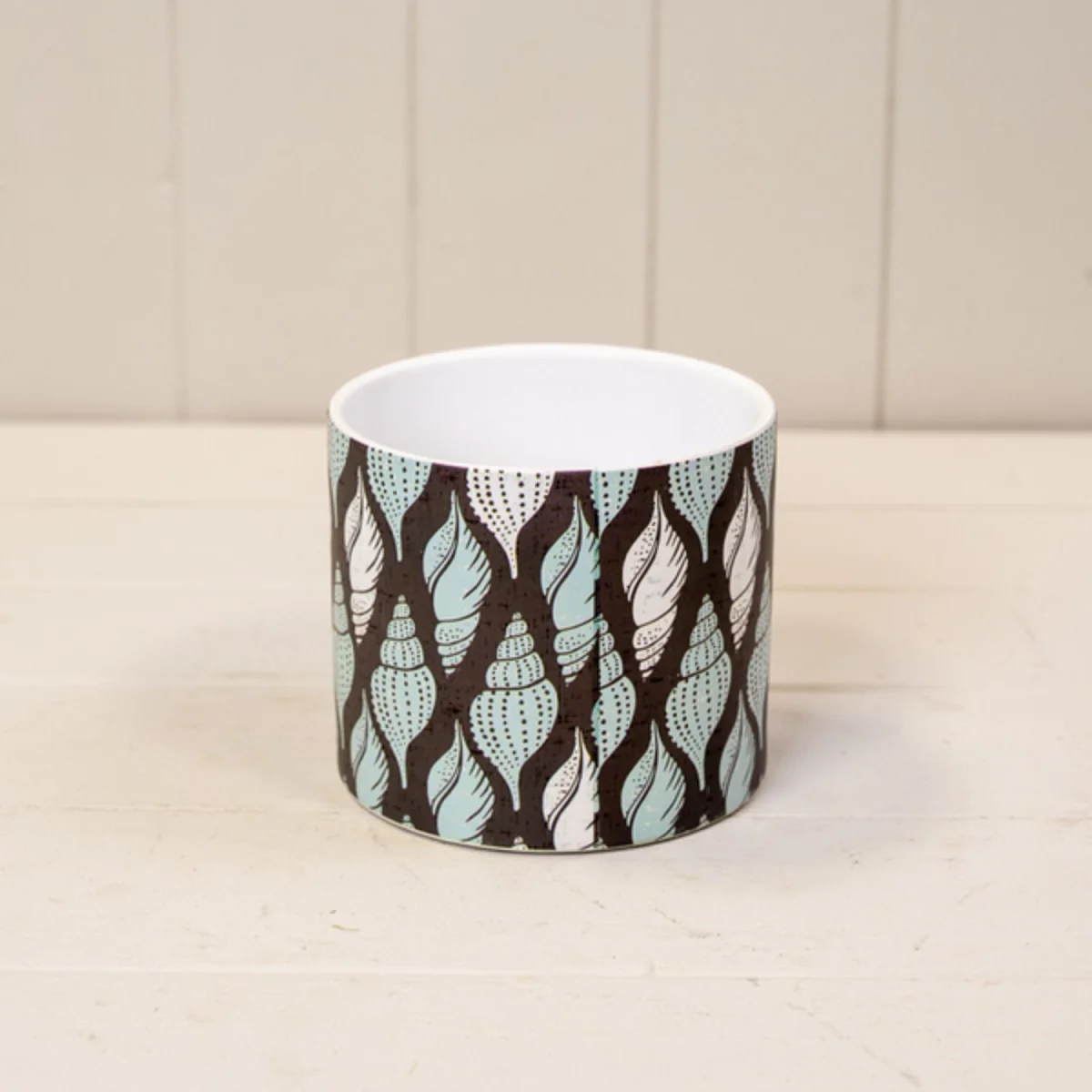 Charming Multicolour Tulip Shell Pot - Multi