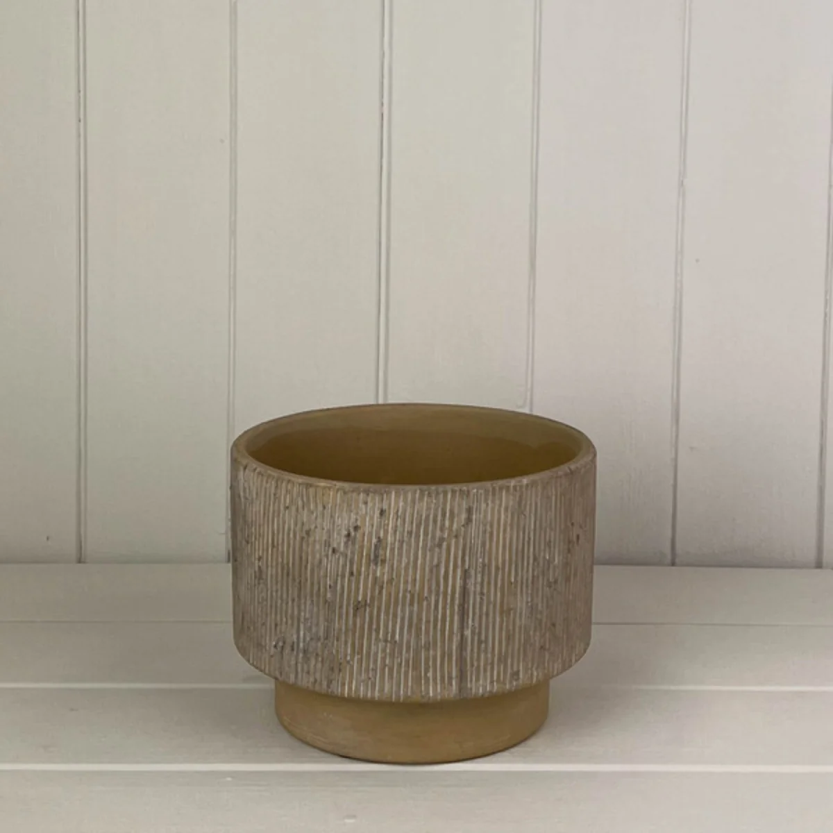 Classic White Pebble Stone Pot - White
