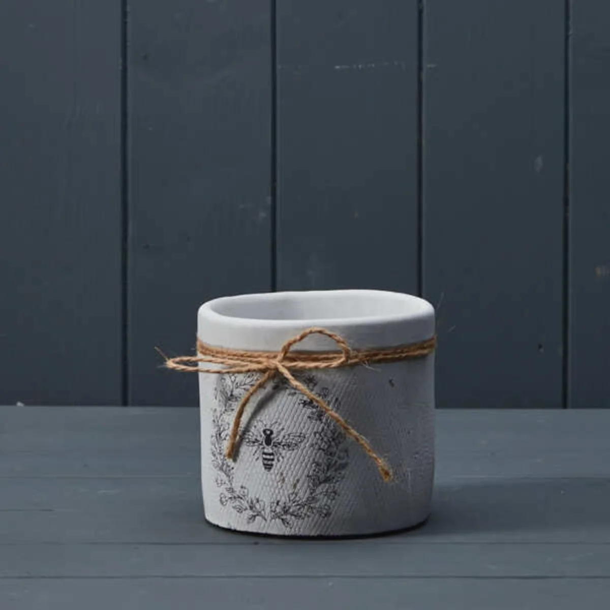 Charming White Finish Bee Pot Plant pot - White – image 1