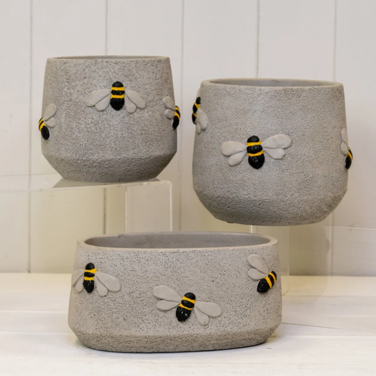 Rustic Grey Cement Bee Planter - Grey – image 3