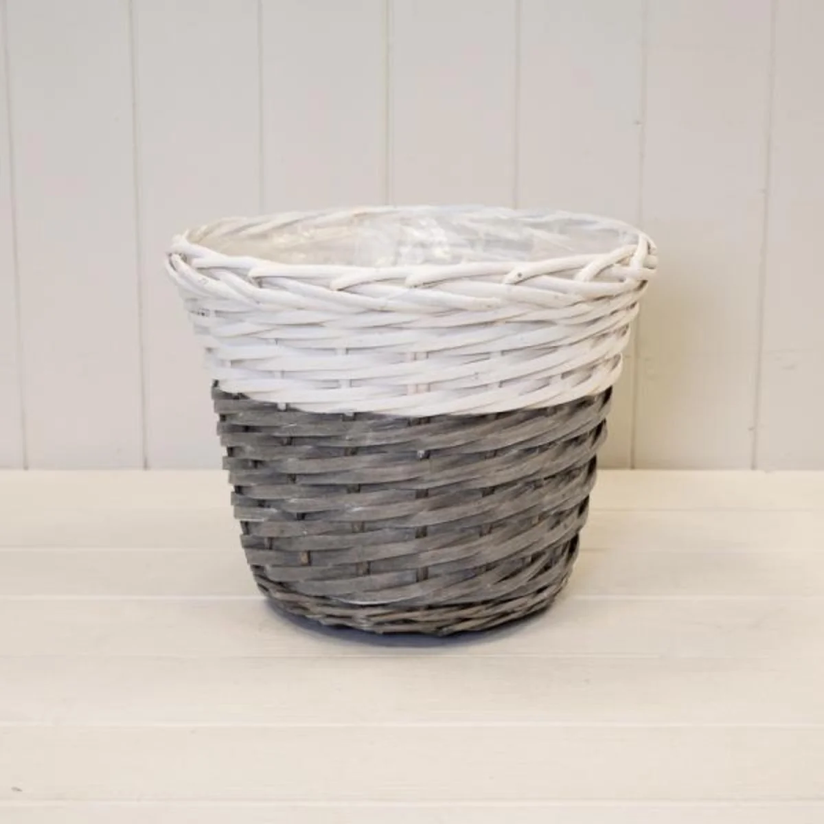 Two Tone White/Grey Willow Planter - White
