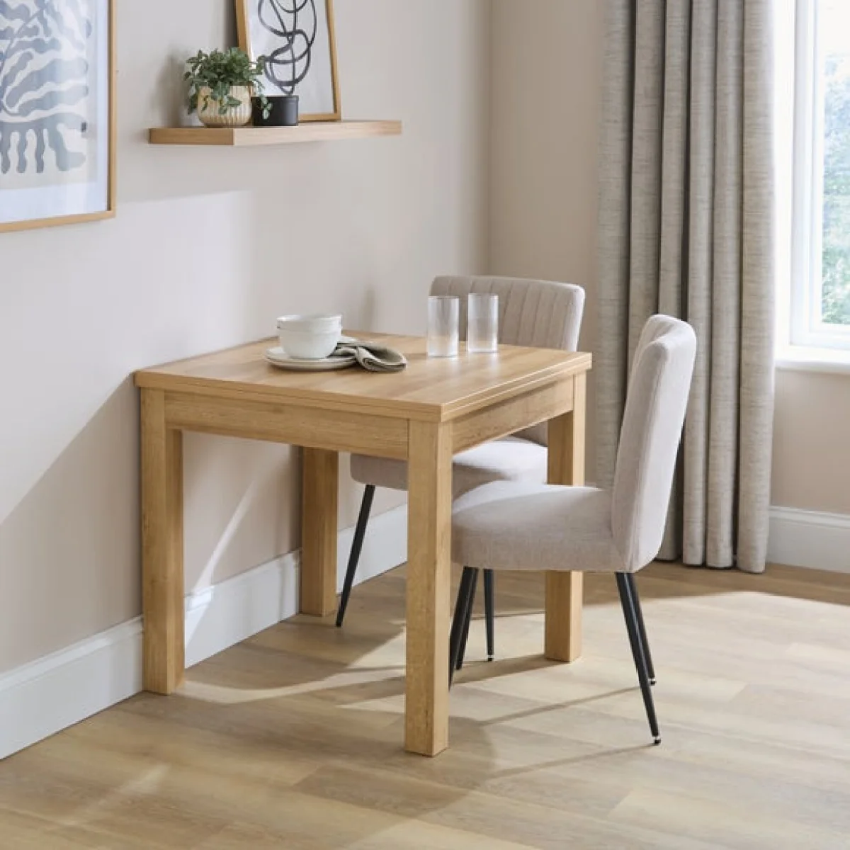 Fulton4-6 Seater Fliptop Oak Effect Dining Table with 4 Taylor Natural Dining Chairs – image 3