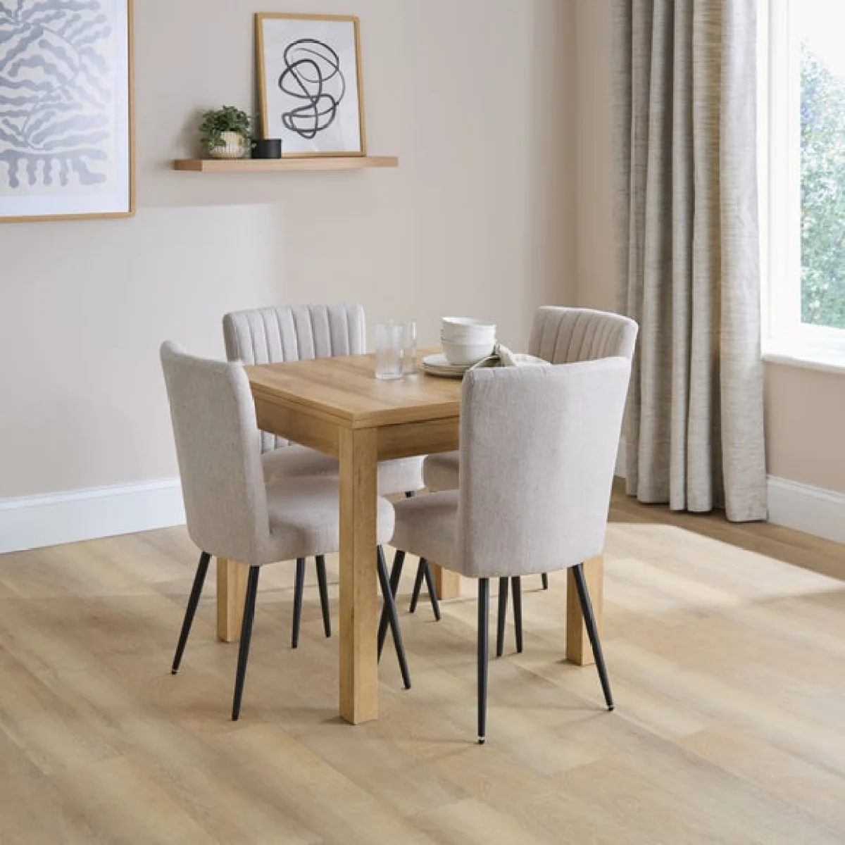 Fulton4-6 Seater Fliptop Oak Effect Dining Table with 4 Taylor Natural Dining Chairs – image 1