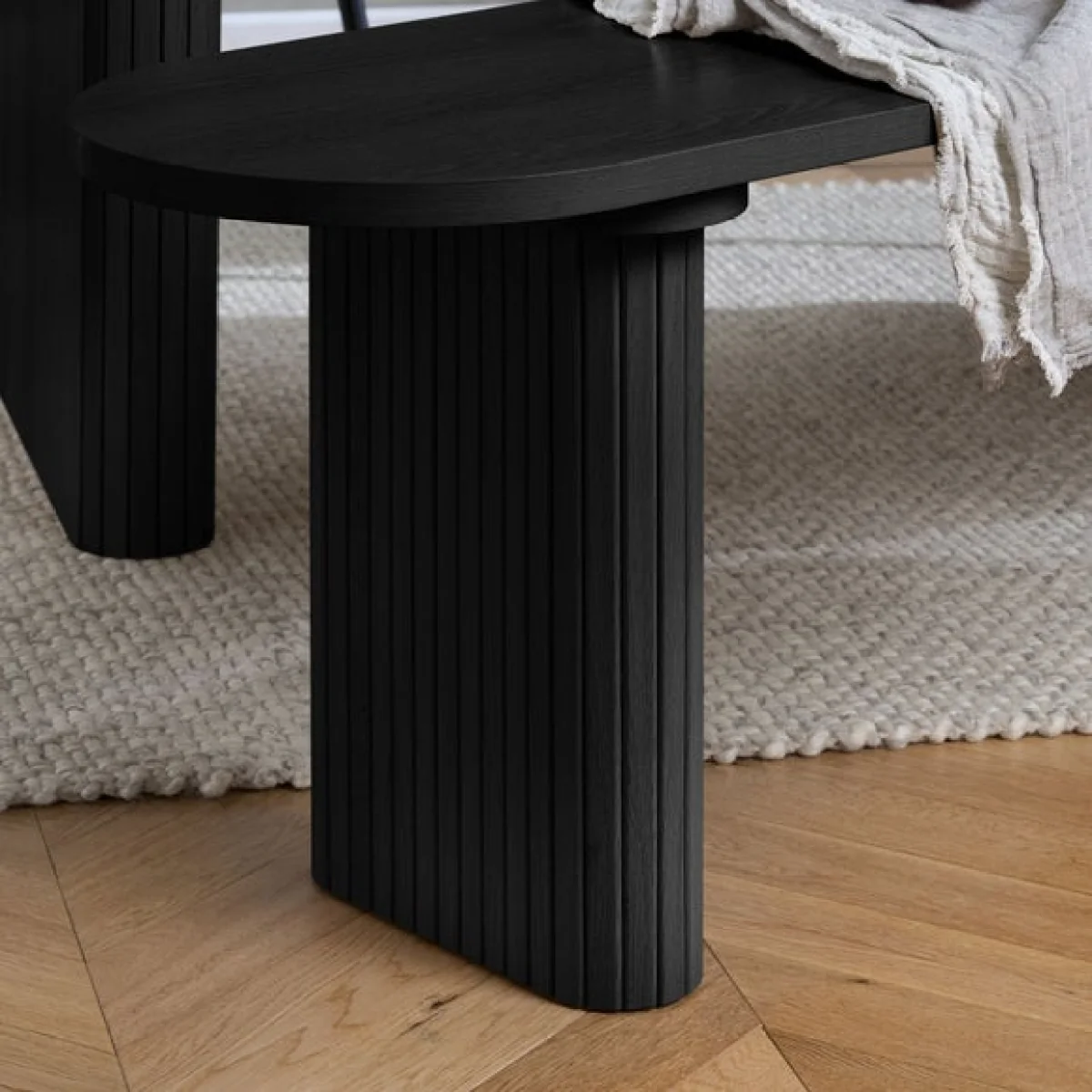 Axel Fluted Oval Dining Table with 2 Benches – image 2
