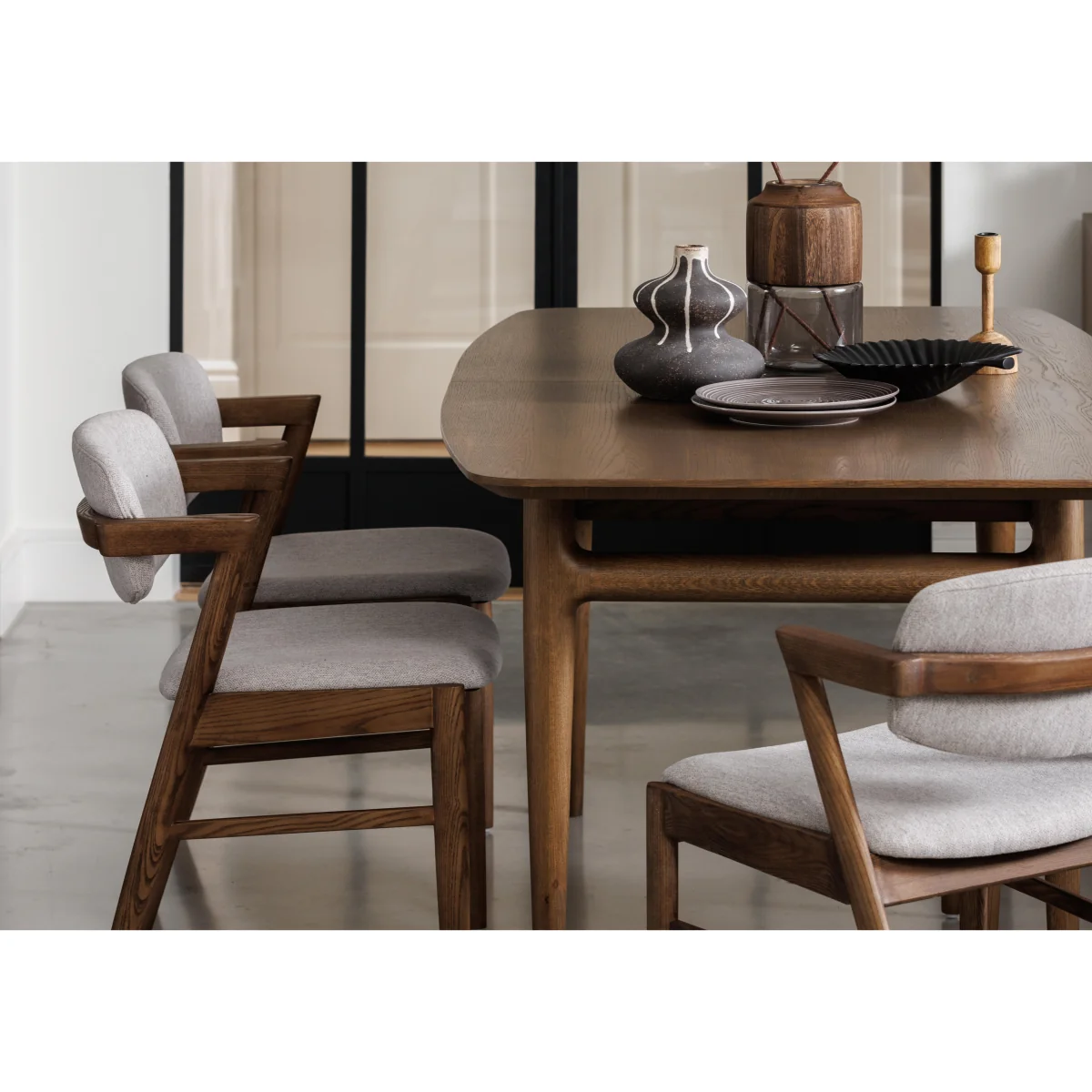 G Plan - Marlow Extending Dining Table with 4 Dining Arm Chairs – image 2