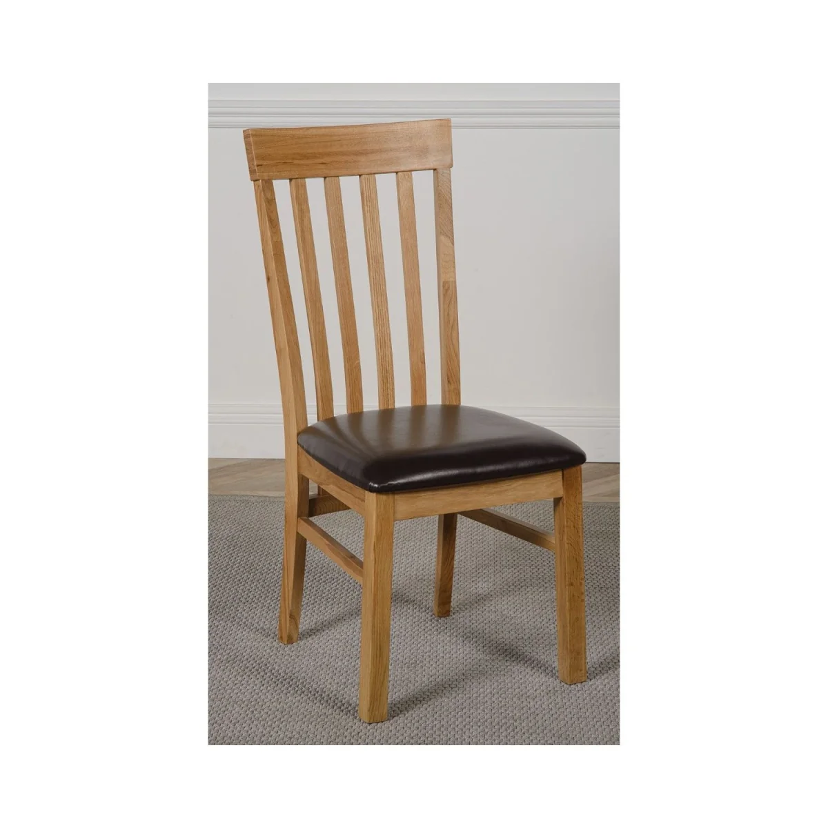 Oregon Round Oak Dining Table and 4 Harvard Chairs - Brown – image 3