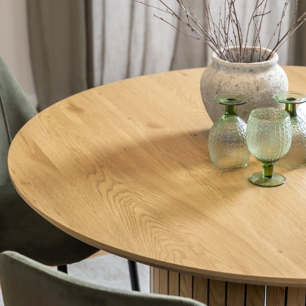 Yale Dining Table in Oak 120cm includes 4 Ines Dining Chairs in Olive Green - Oak & Olive Green – image 2
