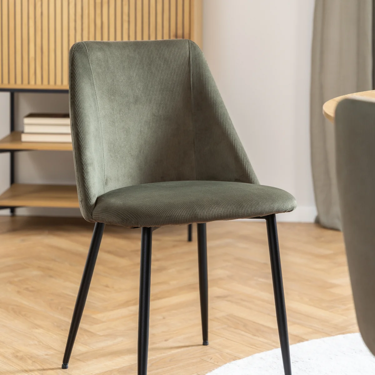 Yale Dining Table in Oak 120cm includes 4 Ines Dining Chairs in Olive Green - Oak & Olive Green – image 3