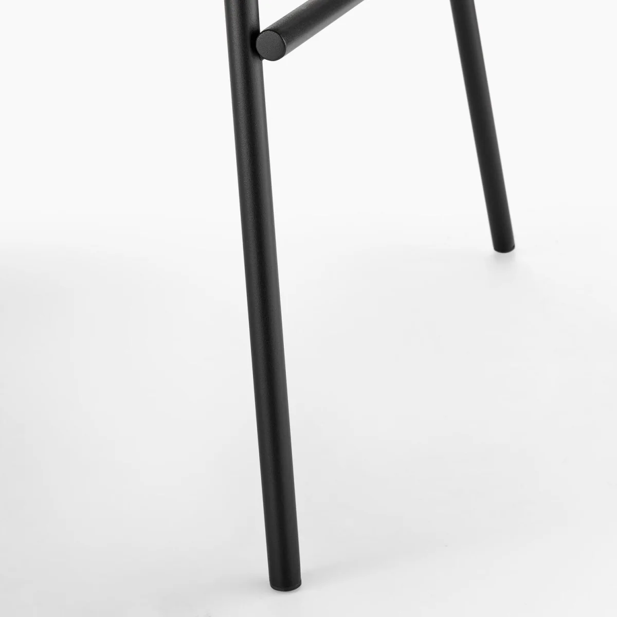 Penrose Round Black Wood Dining Table 4 Nella Chairs - Dusky Pink – image 8