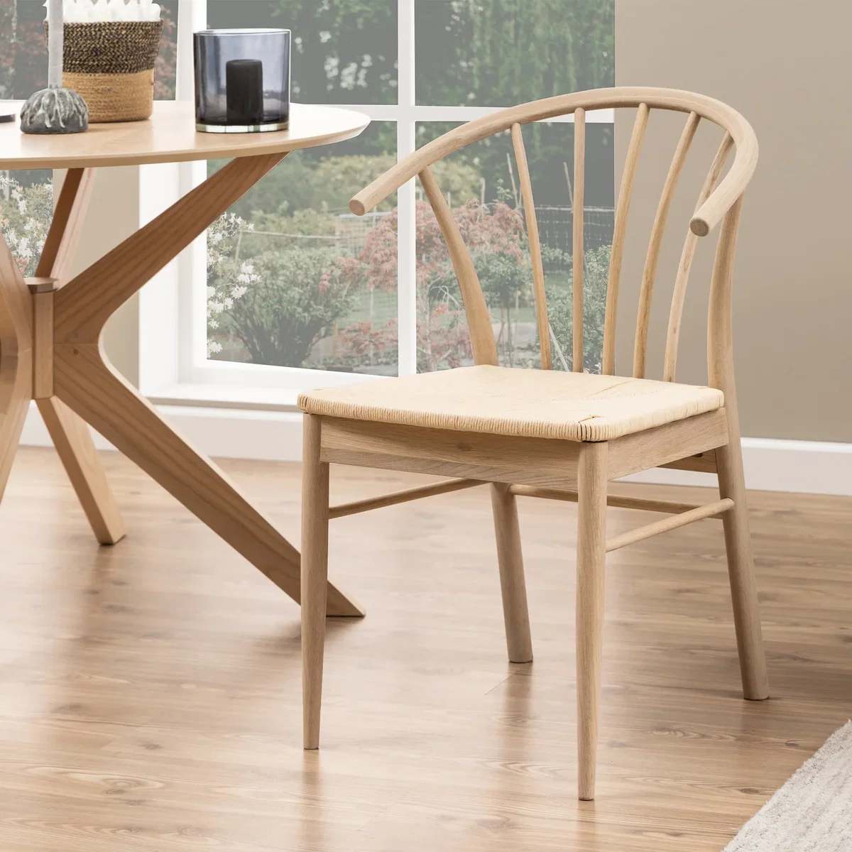 Duncan Round Table White Oak 105 + 4 Cassandra Chairs White Oak - White Oak – image 3