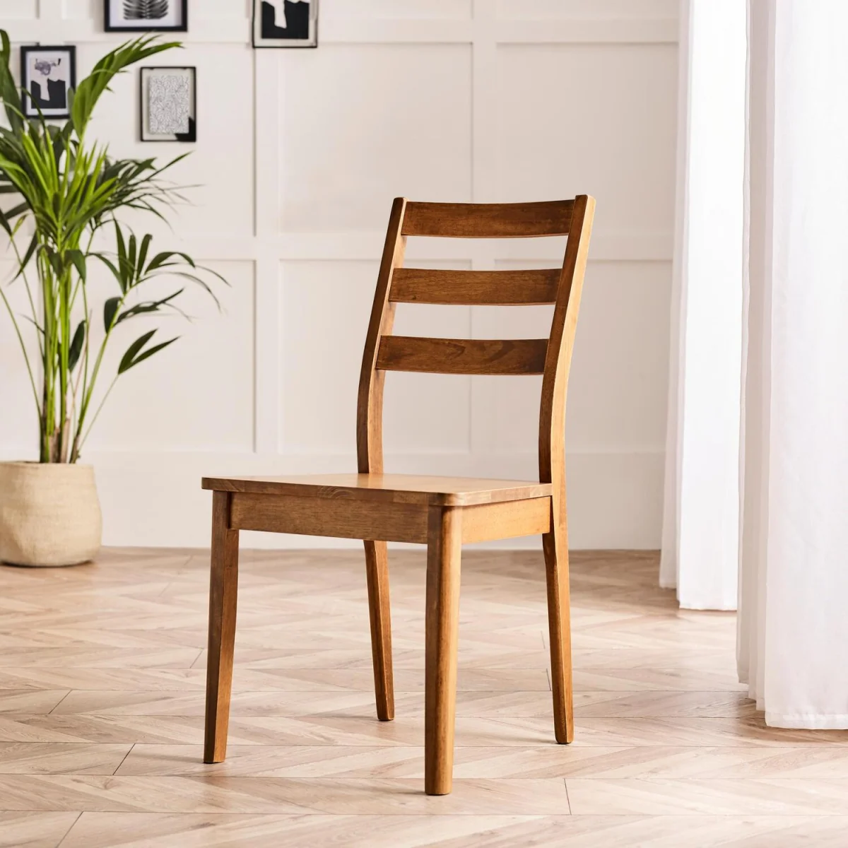 Lulworth Walnut Effect Wood Dining Table 4 Lynton Chairs - Walnut – image 7