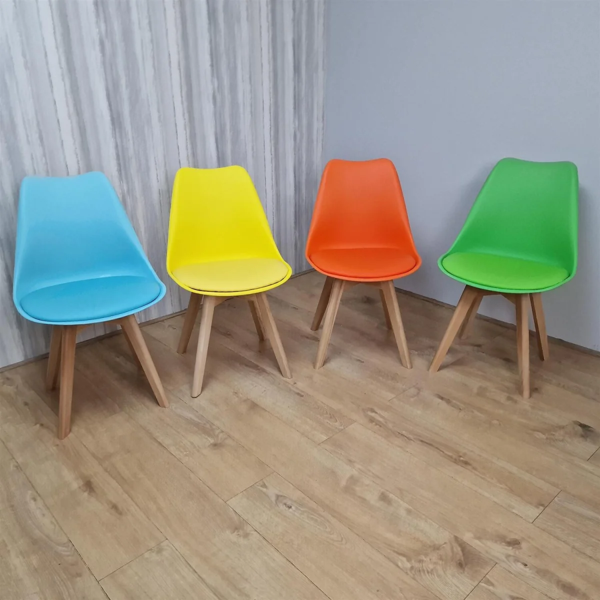 Modern Dining Table with 4 Mix plastic Chairs with faux leather padded seats - Brown – image 3