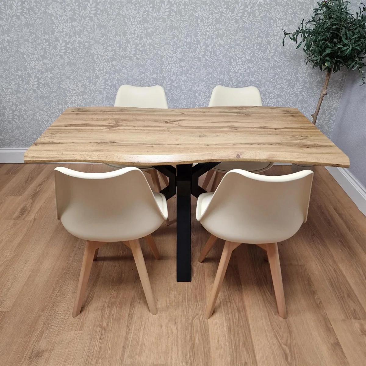 Modern Dining Set with 4 Cream Plastic Chairs with Faux Leather Seats Kitchen Dining Furniture - Cream / 117cm – image 4