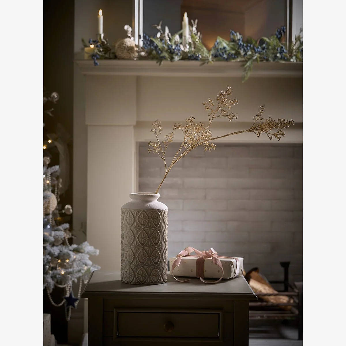 Winter Gold Eucalyptus Spray – image 1