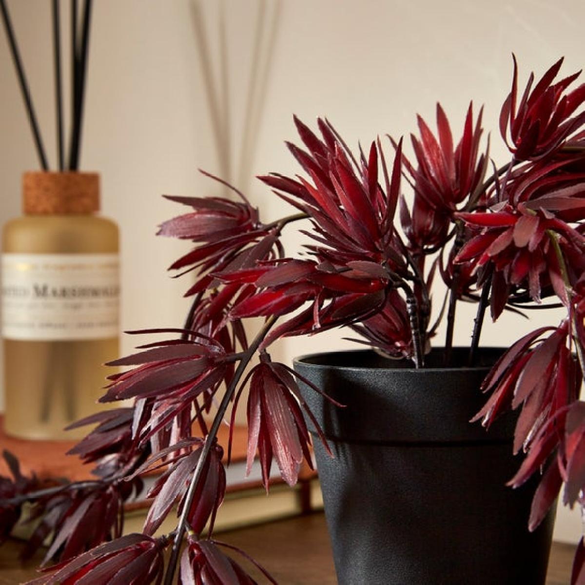 Artificial Trailing Burgundy Leaves in Black Plant Pot – image 2