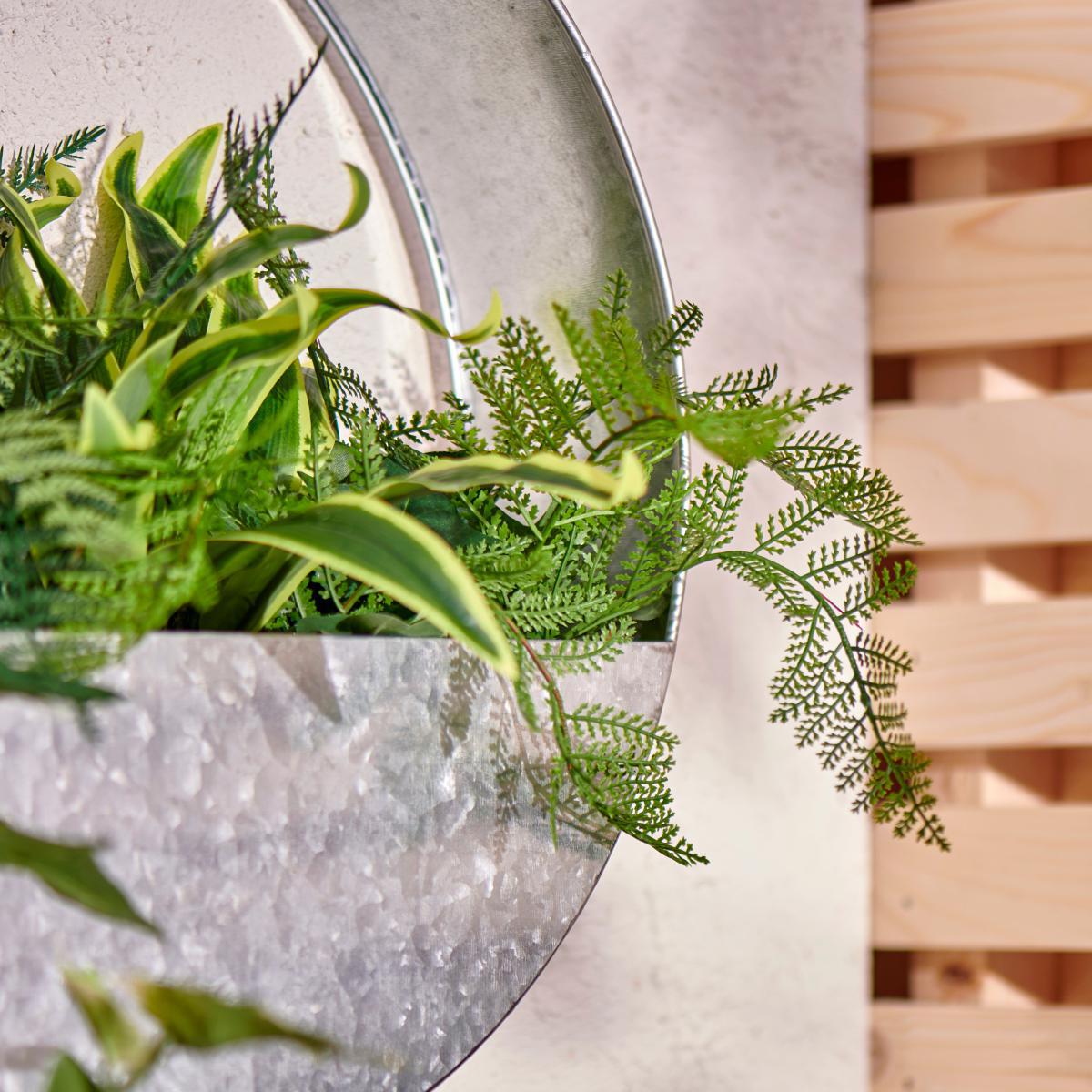 Galvanised Metal Circle Wall Planter with Foilage Zinc – image 2