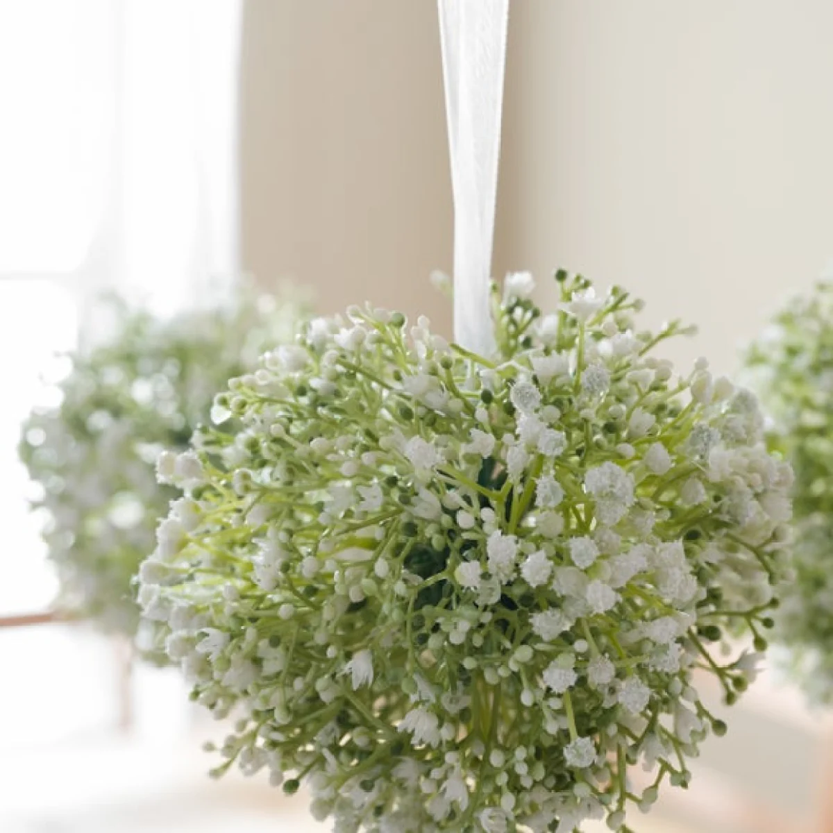 Set of 3 Artificial Gypsophila Pomander Hanging Decorations – image 3