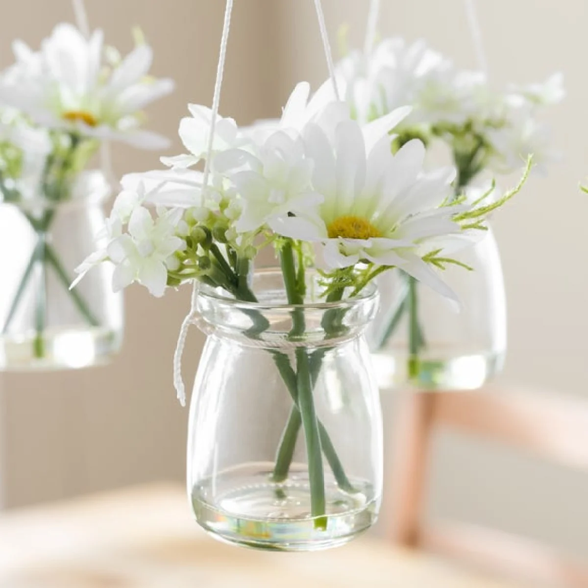 Set of 6 Artificial Daisies in Hanging Jars – image 2