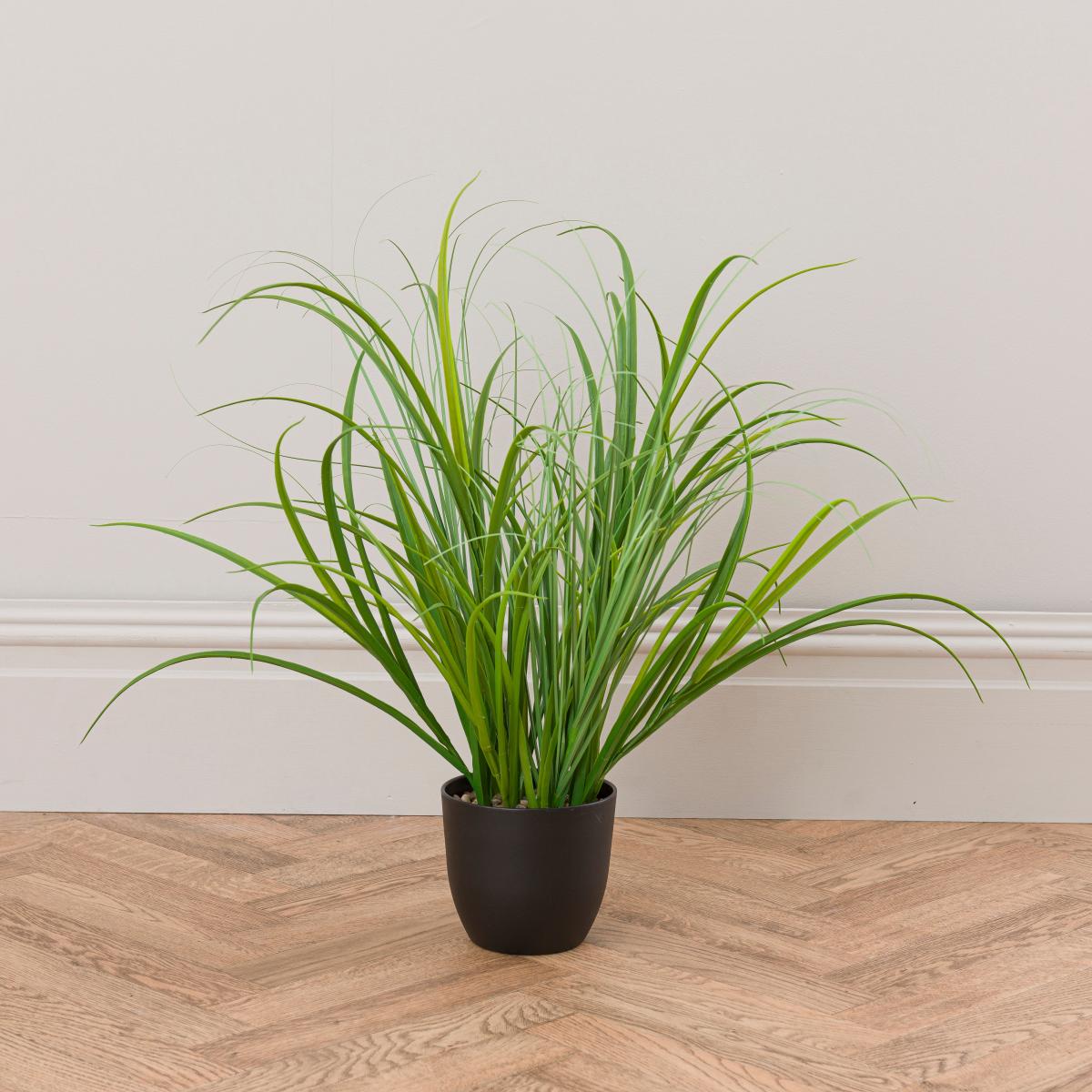 Artificial Grass in Black Plastic Plant Pot Green – image 3
