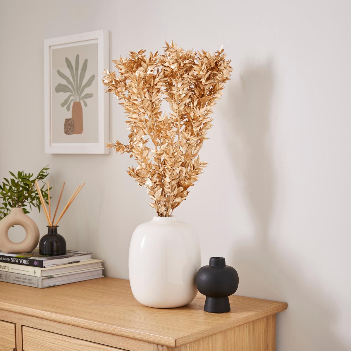 Dried Metallic Gold Ruscus Bouquet Gold – image 2