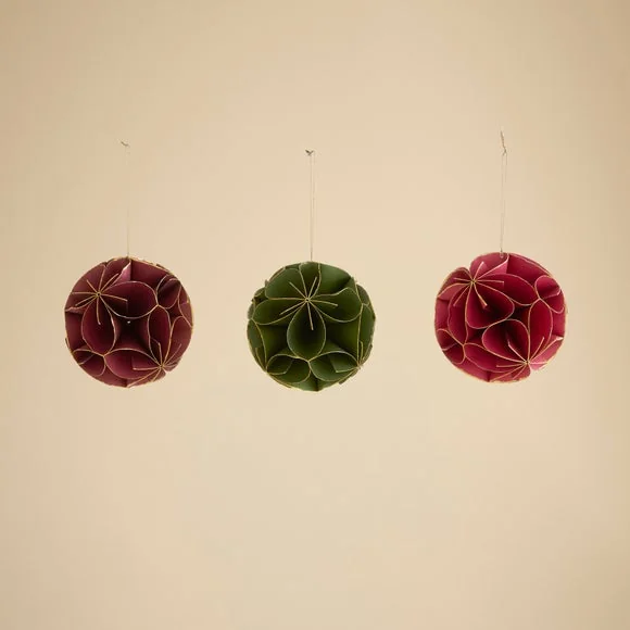 Set of 3 Hanging 15cm Paper Flower Balls – image 3