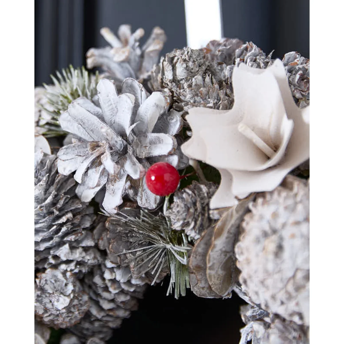 Red Velvet Berry Wreath 30cm – image 2