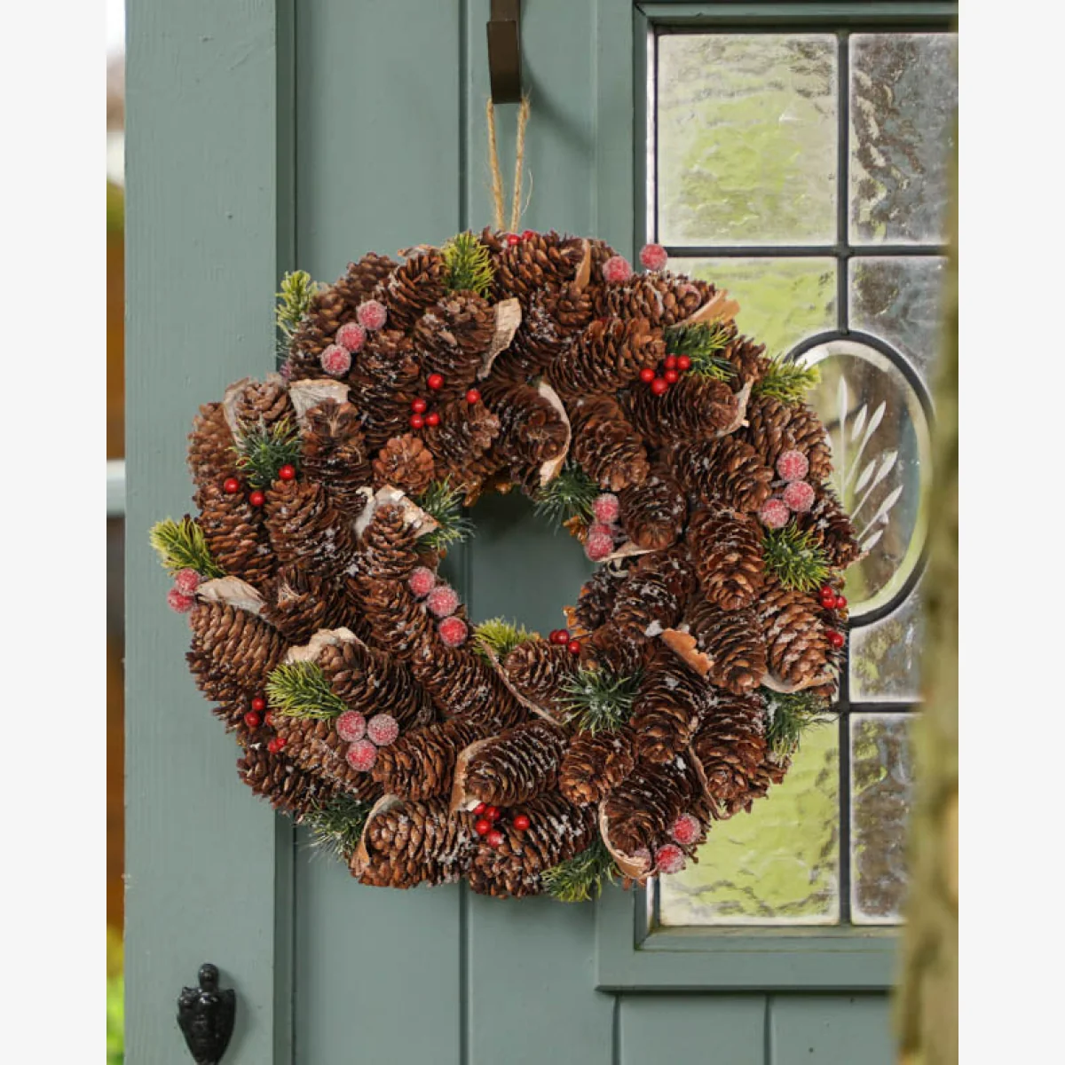 Frosted Berries Christmas Wreath 36cm – image 1