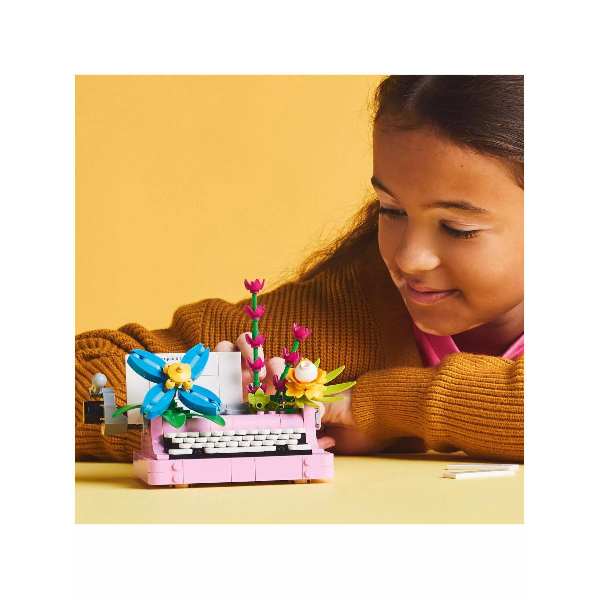 LEGO Creator 31169 Typewriter with Flowers Playset – image 4