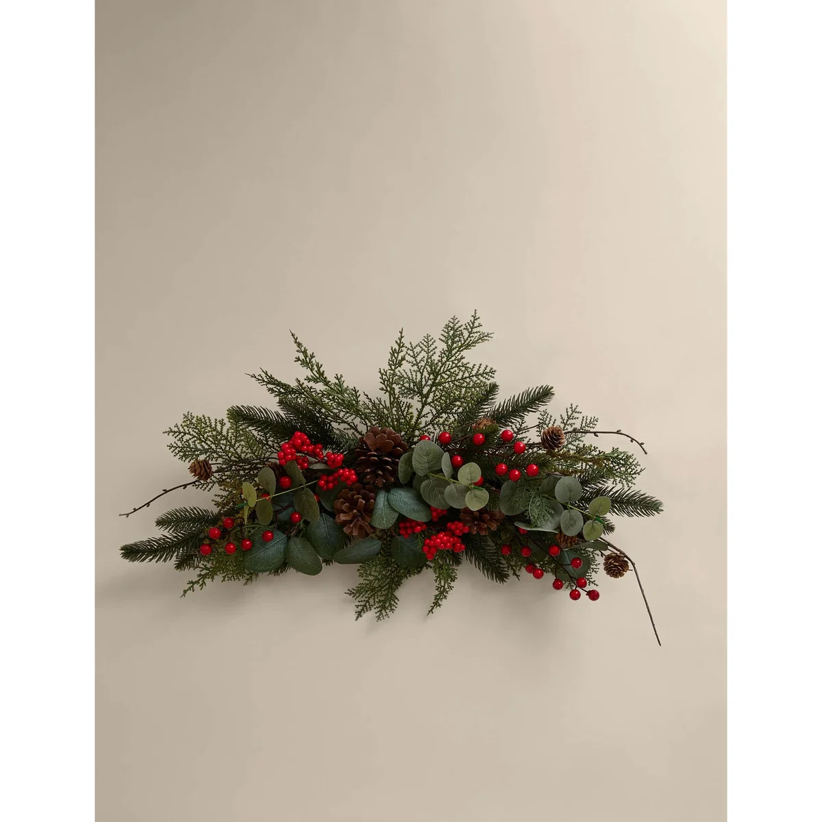 M&S Red Berry Half Moon Wreath Green Mix – image 2